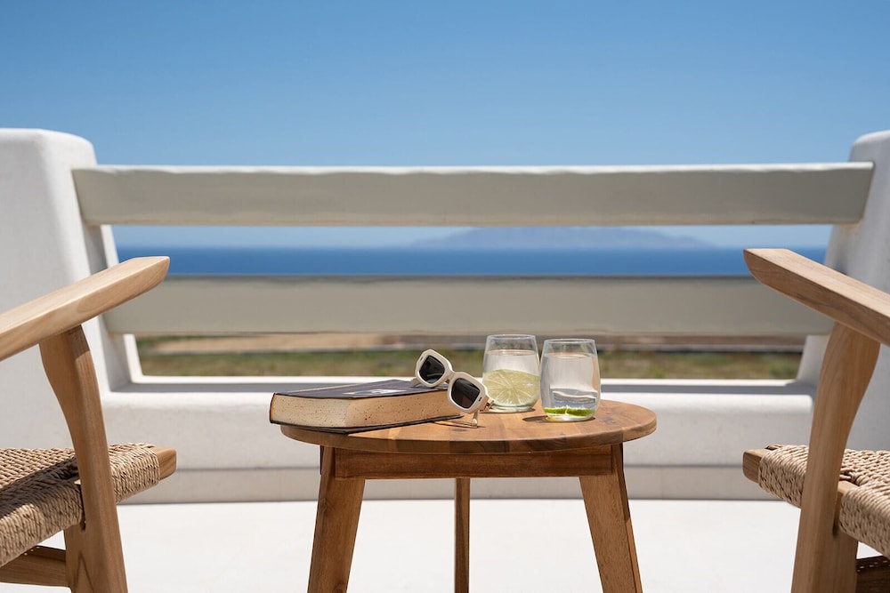 Platies Luxury Apartments Santorini