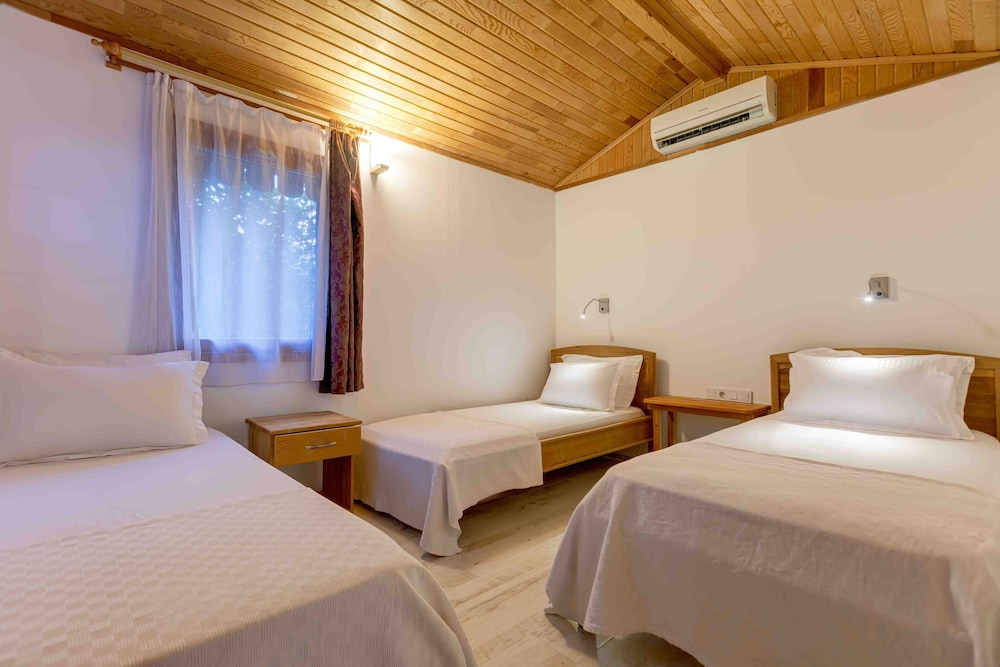 Etenna Beach Bungalows - Image 88