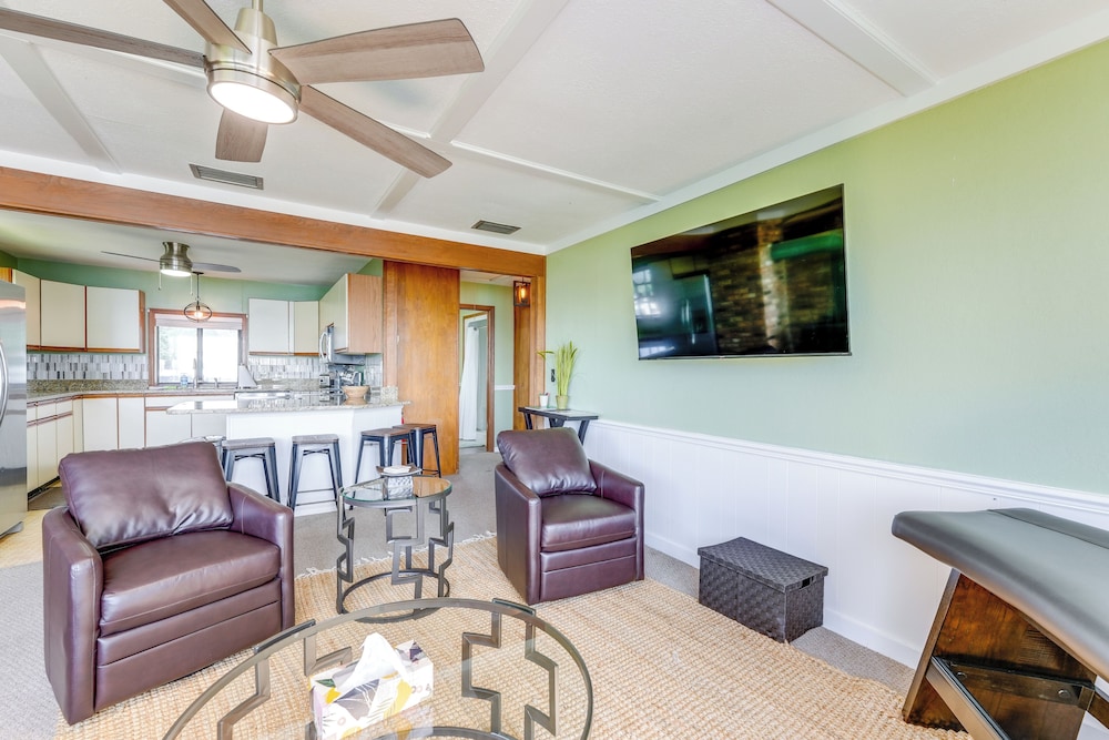 Dora Canal Views & Shared Dock: Apt in Tavares!