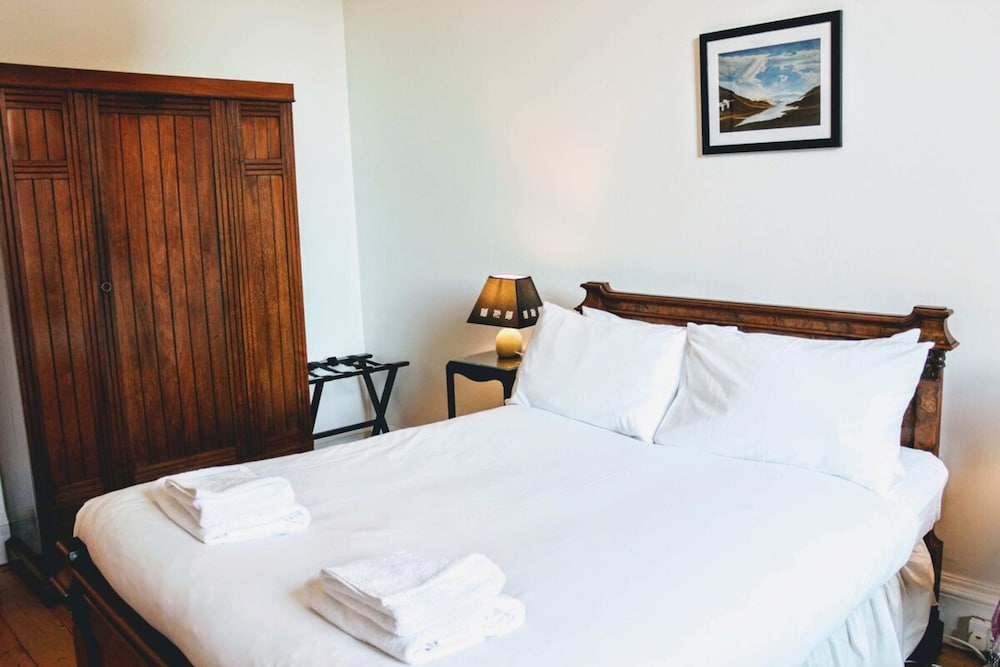 Traditional Apartment oer the Meadows