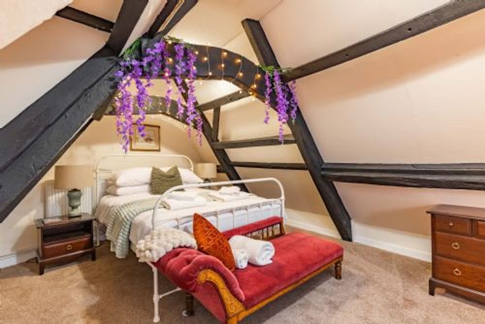 Host Stay Dragons Rest
