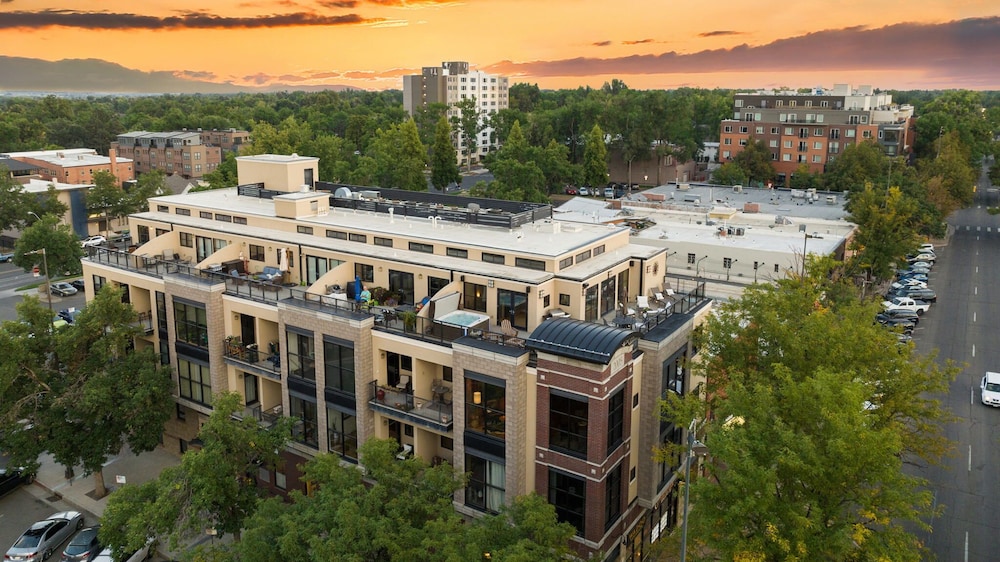Penthouse With Mountain Views in Heart of Old Town