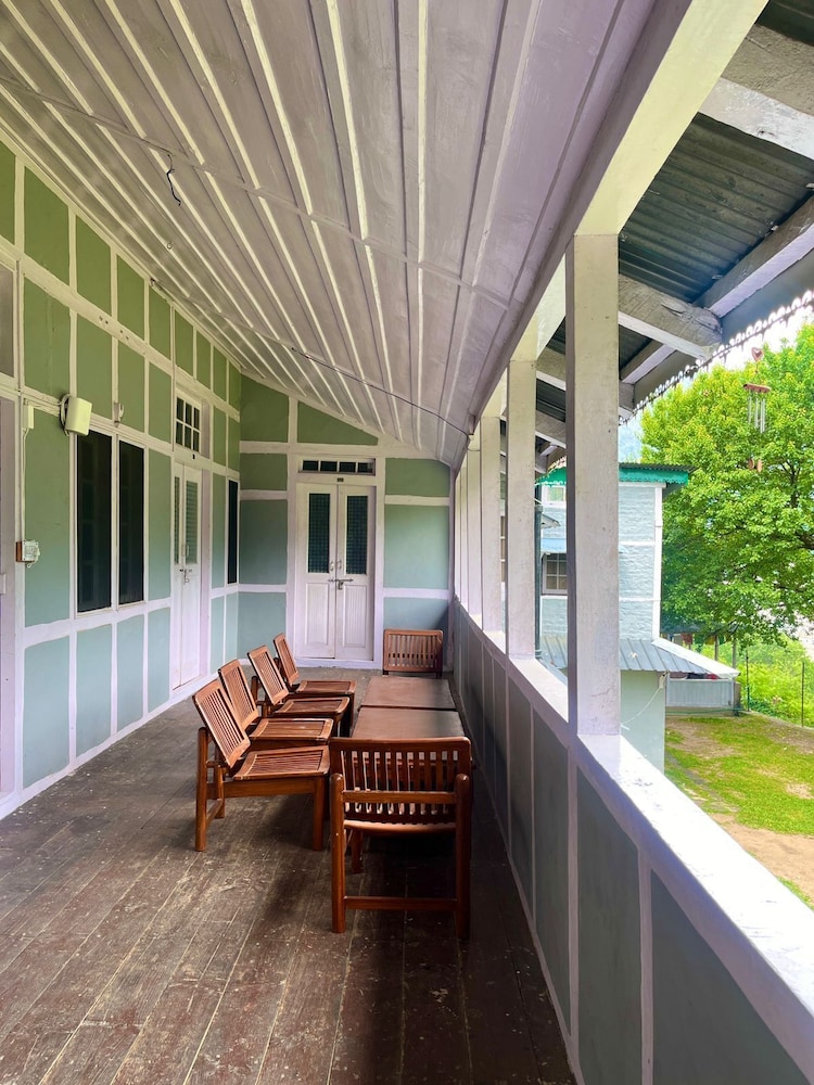 Castleton Casa