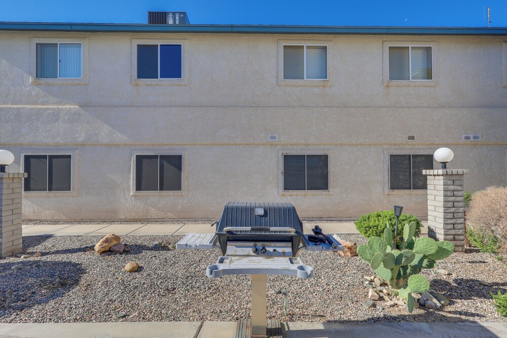 Pool Access & Mtn Views: Lake Havasu City Condo!