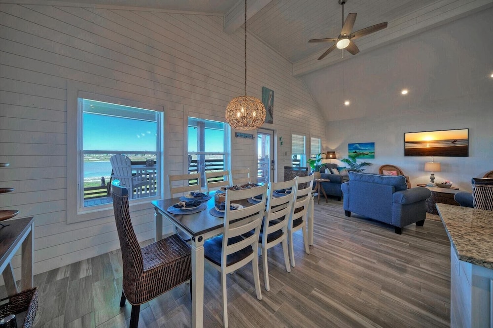 Pelican's Porch by Avantstay Private Pool, Views view 4