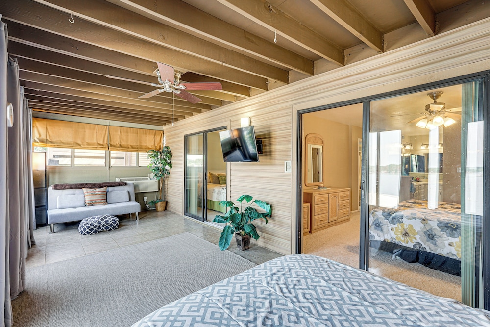 Boat Slip & Pool Access at Lake Ozark Condo!