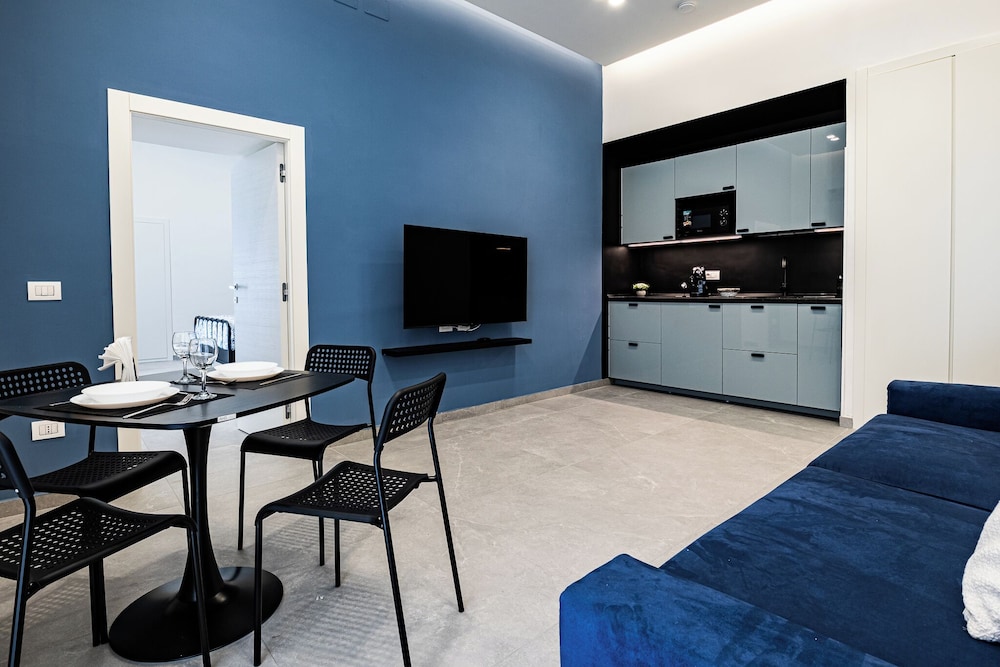 Alyde Apartments