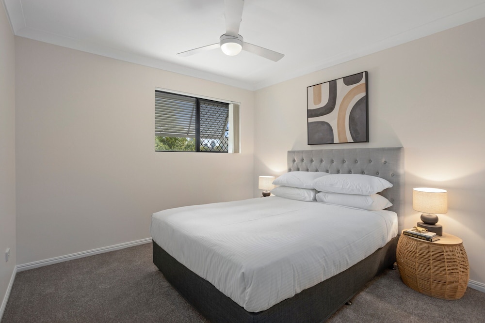 Comfy 2-bedroom Family Apartment With Free Parking