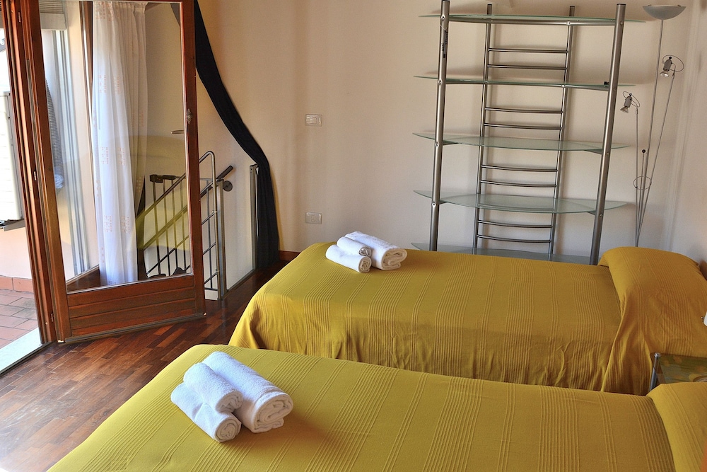 Apartment Benaco near Downtown view 5