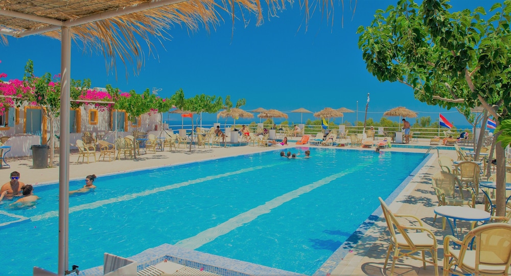 Santorini Camping & Hostel