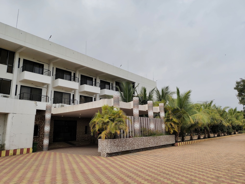 Sapphero Resorts A Unit Of Shri Sai Hospitality