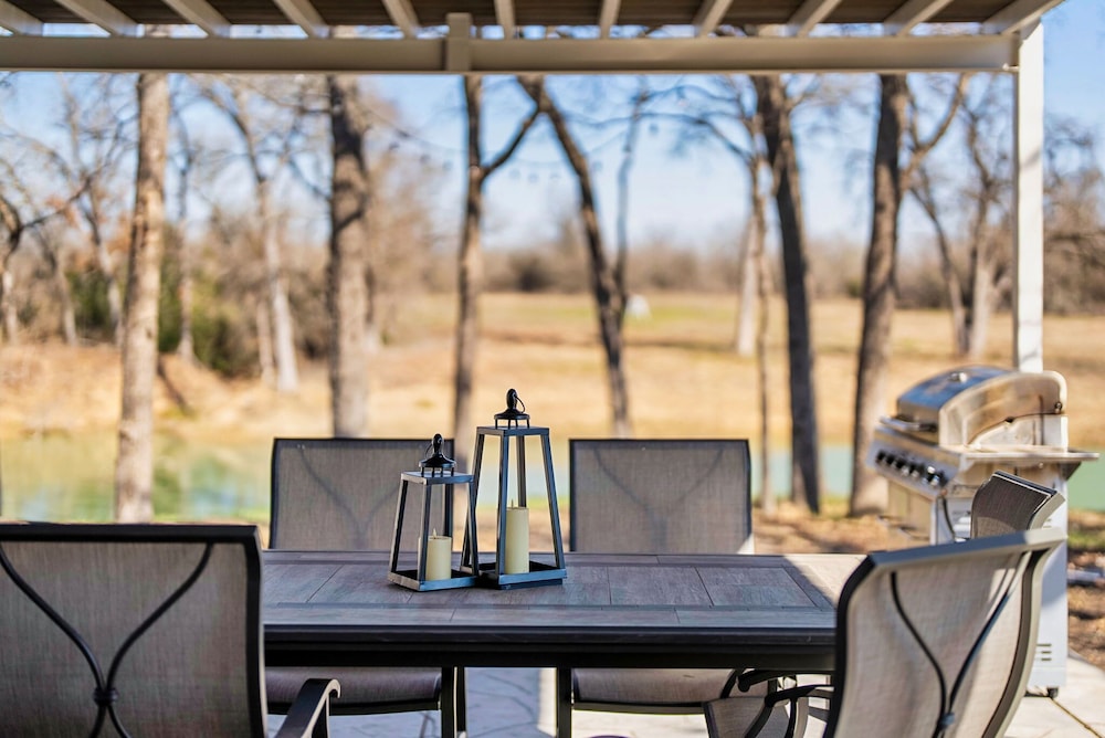 Private Ranch nr Austin w HotTub FirePit view 4