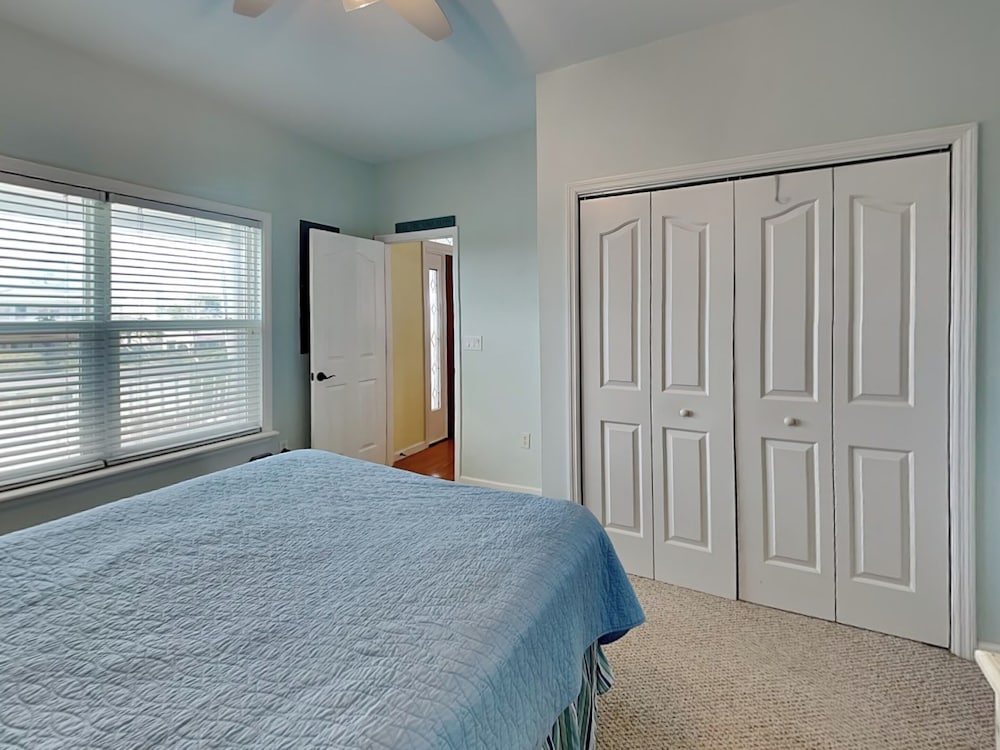 Ocean Splendor by Topsail Realty