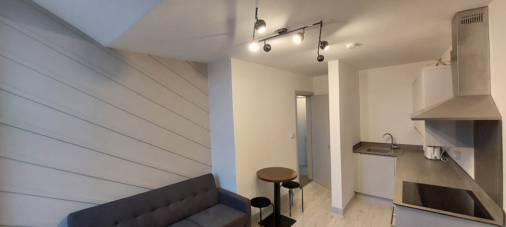 1 Bdr Modern Living in The Old Bank Hse