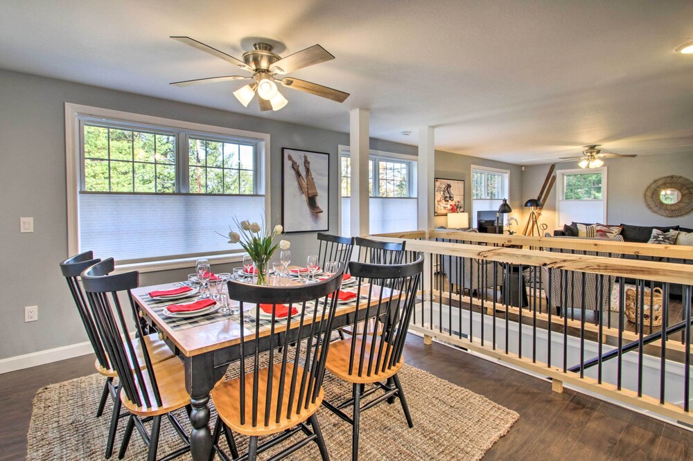 Modern Family Home ~ 10 Mi to Ski Cranmore Mtn! view 3