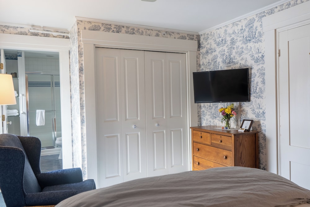 The White Gables Inn