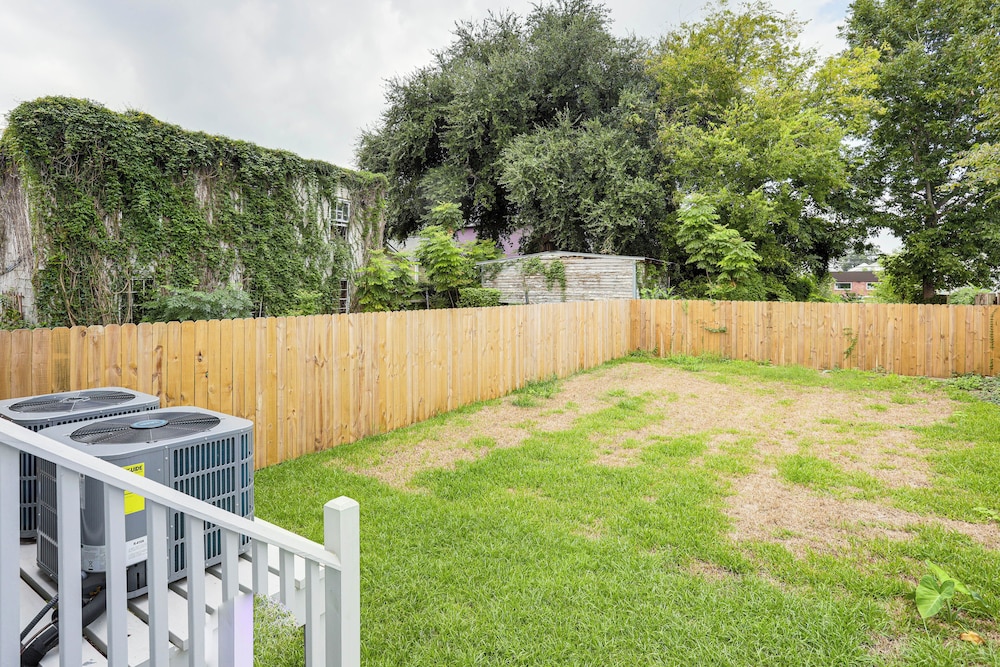 < 2 Mi to Jackson Square: New Orleans Home w/ Yard