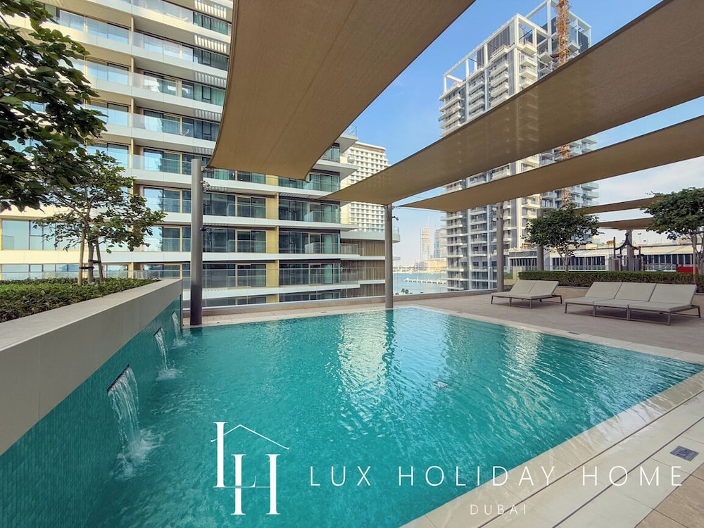 LUX The Atlantis View Luxury Beach Suite