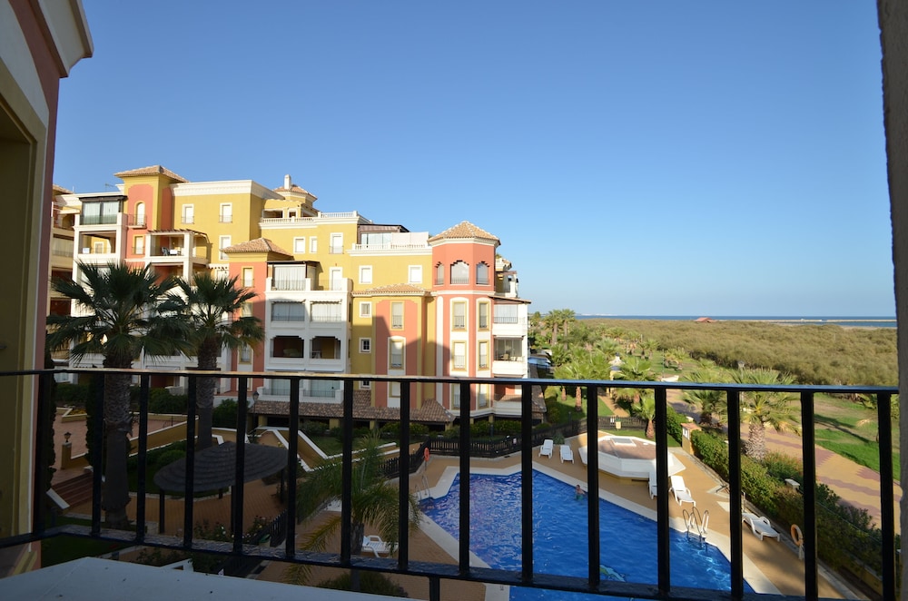 Hotel Apartamentos Solmares - Image 1