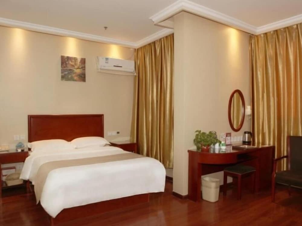 GreenTree Inn Tianjin Wuqing District West Yongyang Road Florentia Village Express Hotel