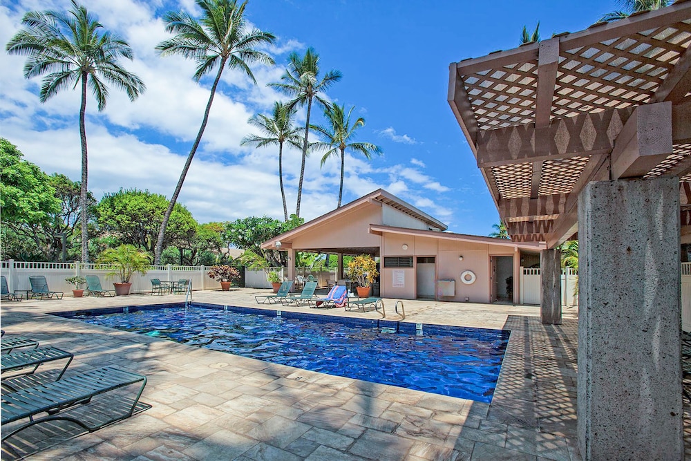 Budget Friendly - Kihei Akahi C-608, Ocean Views, Short Walk to Kamaole Beach II
