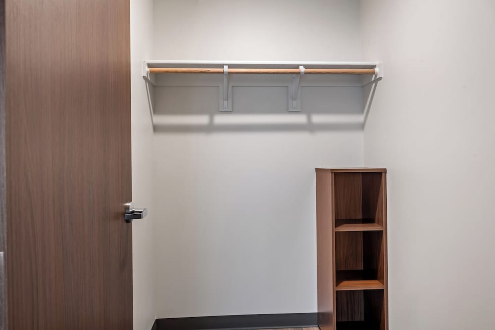 Everhome Suites Somerset - South Brunswick