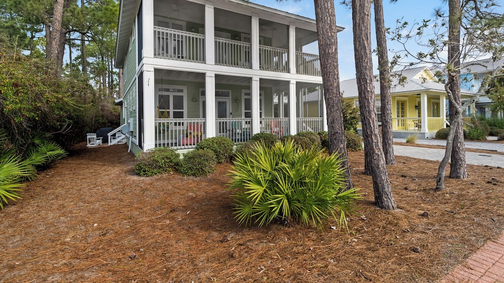 Fabulous Seagrove Home,4 Bed, 2 Pools, Tennis - Free Wifi view 3