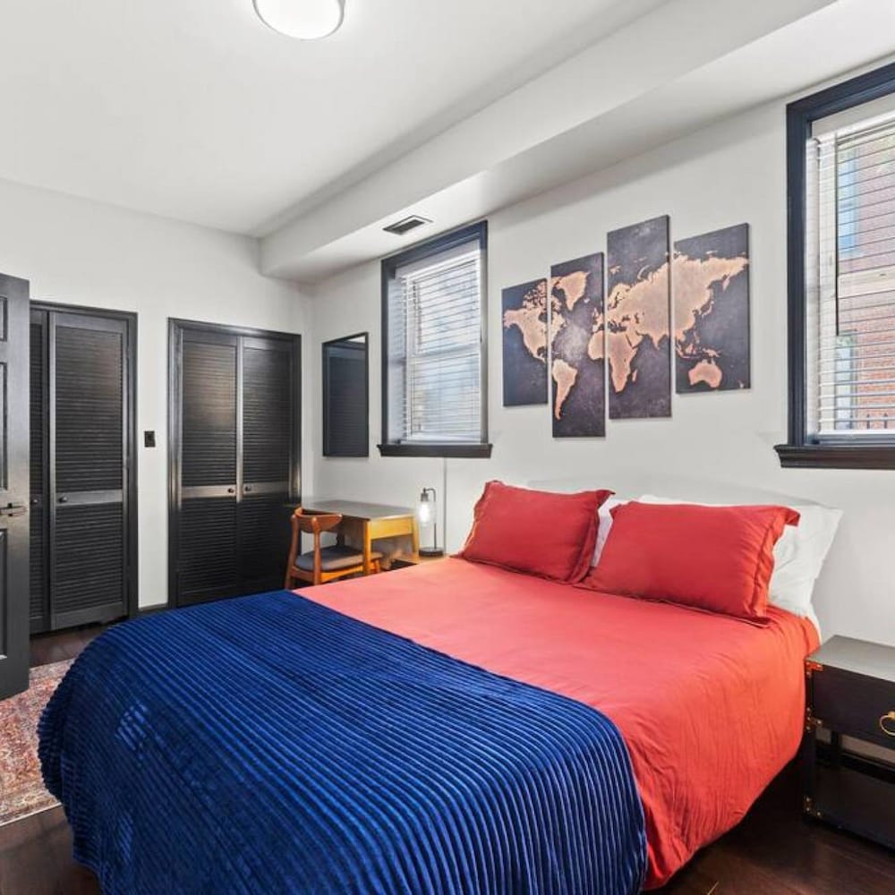 Charming DC Rowhouse Condo - Ideal Long-term Stay