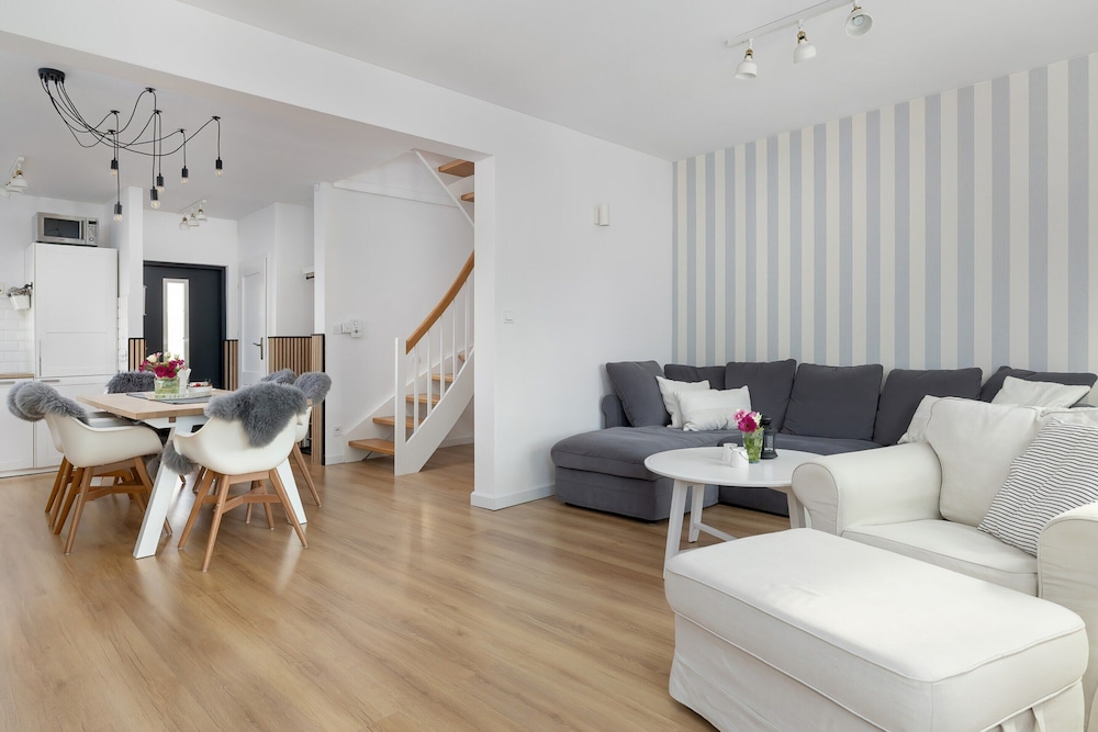 Holiday Home, 3 Bedrooms, Private Garden