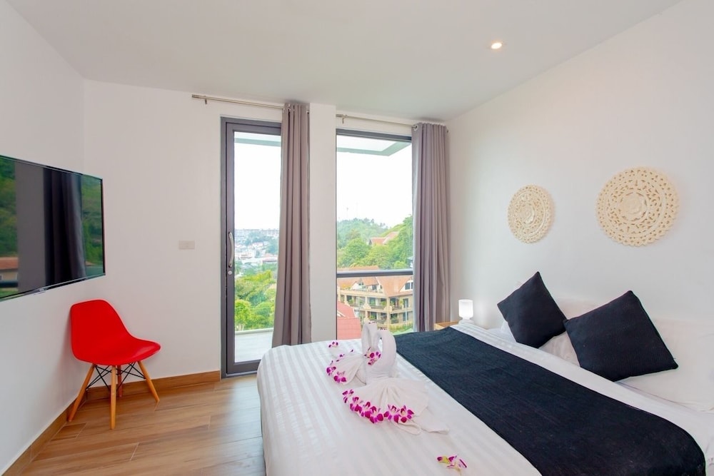 Baan Saint Tropez Villas Kata Beach
