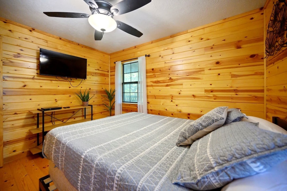 Kalo Cabin Secluded Stay