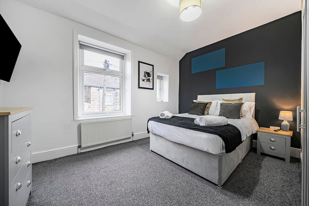 Modern Affordable Home - Contractors Leisure