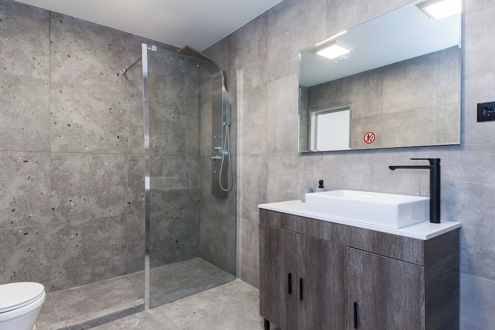 Kifisia Vacations - Minimalist Modern Nea Kifisia Studio - Property Image 10