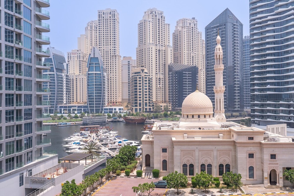 Charming and Cozy 2BR Stay in Dubai Marina
