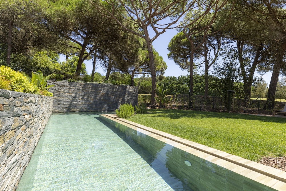 Havenwood Villa by Cadenzalux
