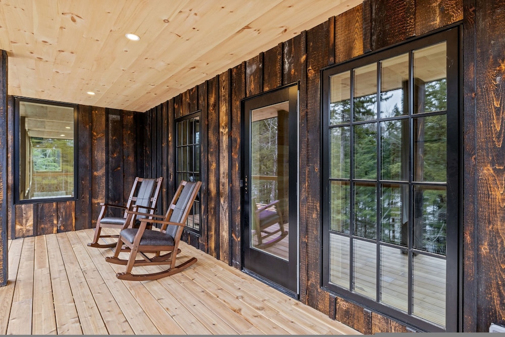 Ski Cabin w Hot Tub Gas Fireplace Near Cranmore