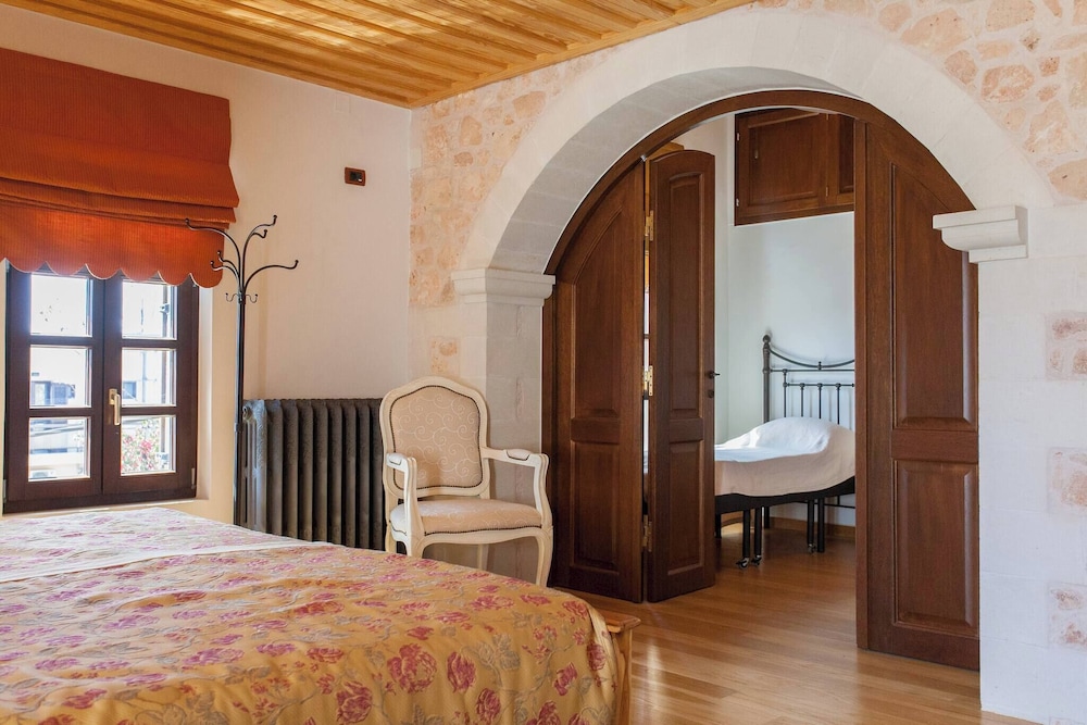 Luxurious Venetian 3 Floor House in the old Port