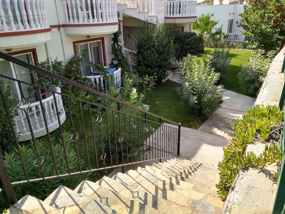Lakeside Garden view 5