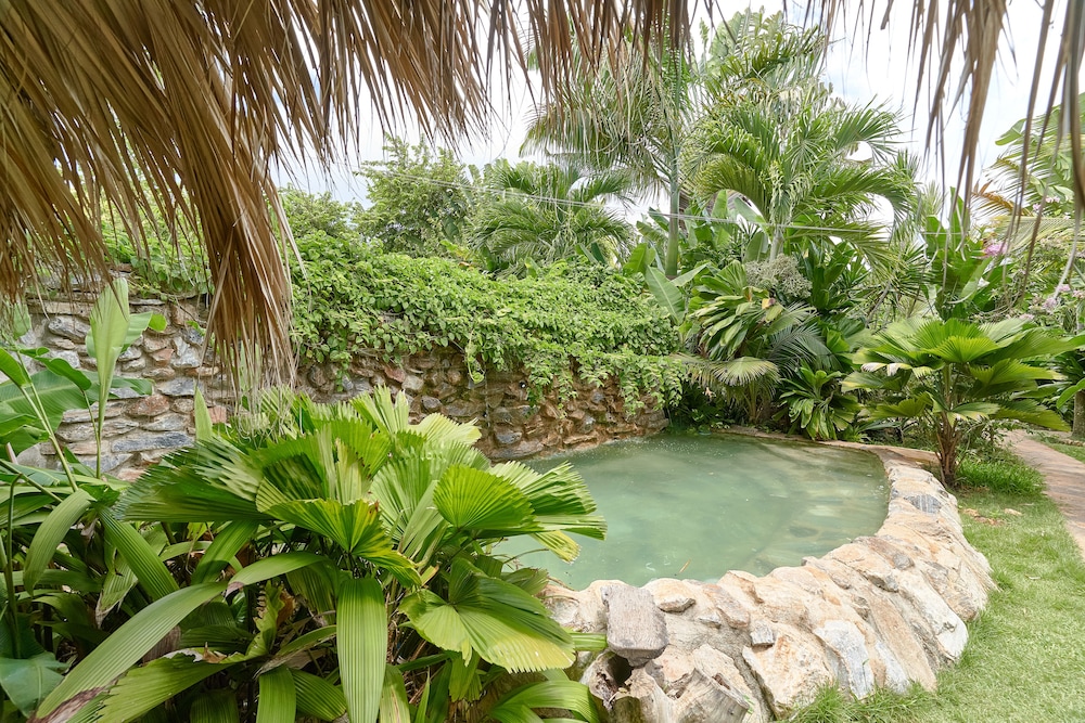 CHALET TROPICAL Hotel & Restaurant-Pizzeria