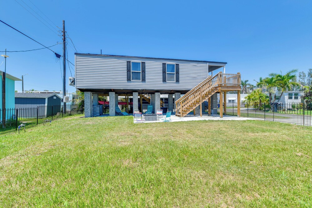 2 Mi to Anna Maria Island: Newly Built Home!