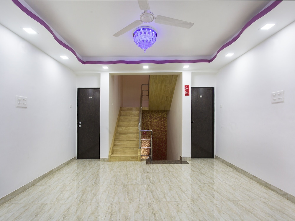 OYO 9566 Hotel JK Excellency