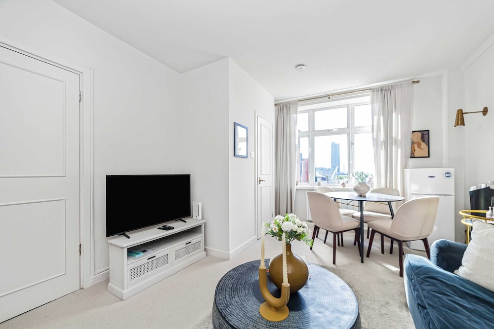Chic Flat With Stunning City Views