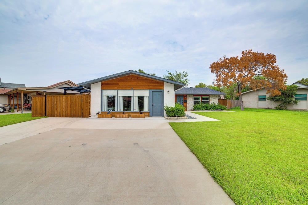 Spacious Family Home, 5 Mi to Galleria Dallas!