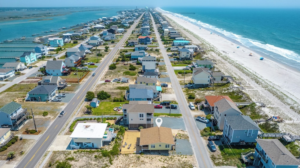 Mountains to Sea by Topsail Realty