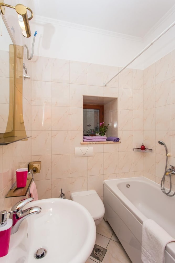 Rooms Lovrijenac