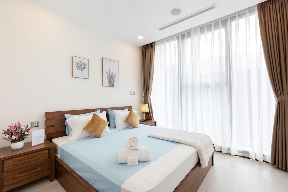 Christina's Saigon - Vinhomes Golden River