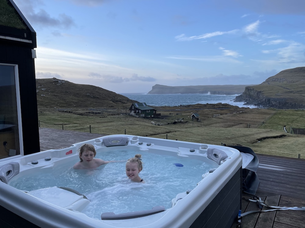 Luxury cottage - in amazing surroundings view 5