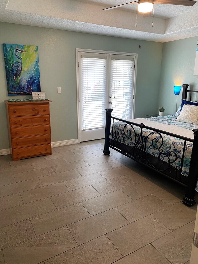 Cognito Townhouse 3 Bedroom Home by RedAwning view 2