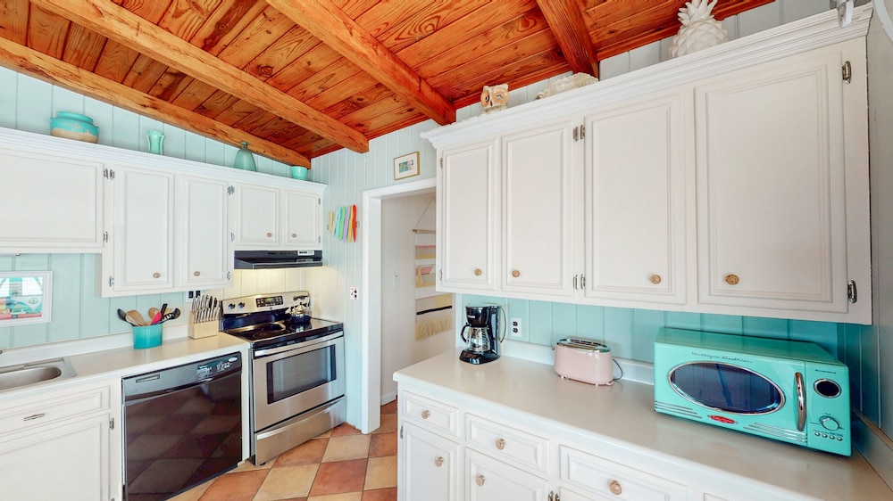 Charming 3br/2ba Boho Beach Cottage in Gulf Shores