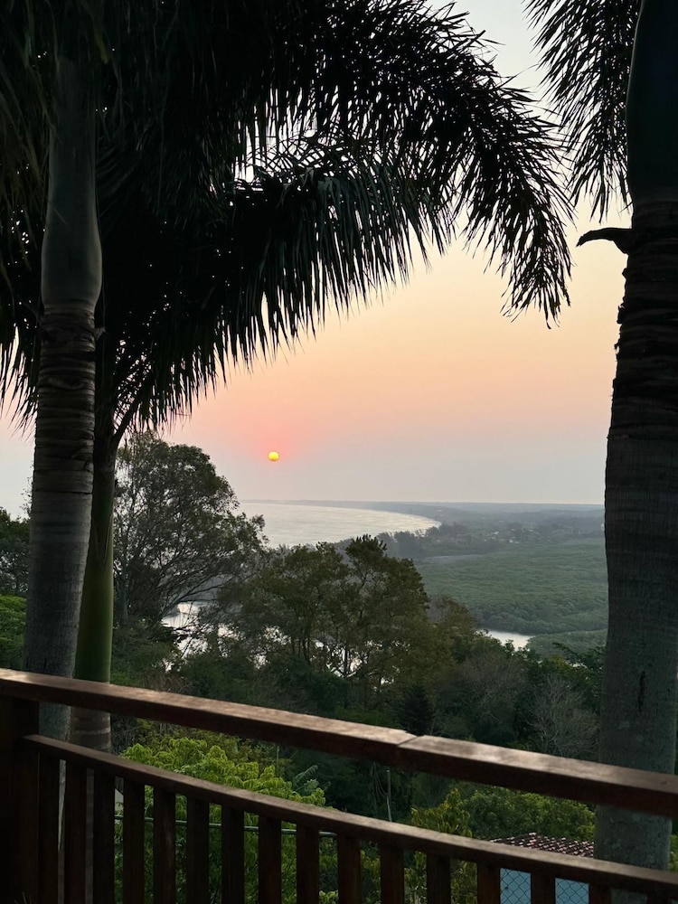 Leonardi's Sunset House